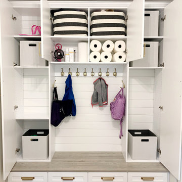 Custom Mudroom Lockers & Built-In Storage