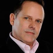 Thom Qafzezi's photo