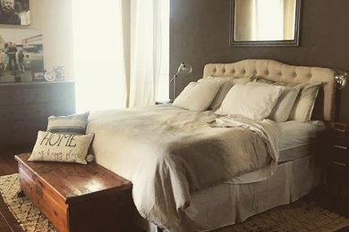 Example of a classic bedroom design in Phoenix