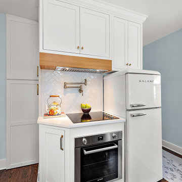 Starmark Inset Gillette Kitchen in Maple Bistro White & QWSO Oregano