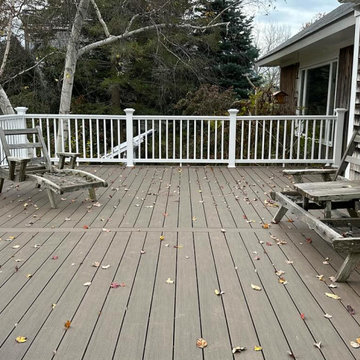 New Contemporary Design-Build Deck