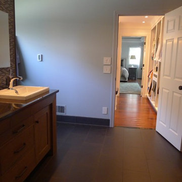 Floating wall, Master Bathroom
