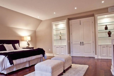 Bedroom - bedroom idea in Toronto