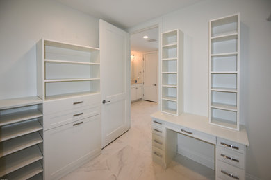 Home office - home office idea in Miami