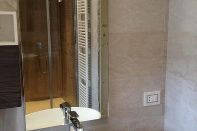 Immagine di una stanza da bagno minimalista