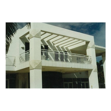 Exterior railing
