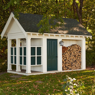 Inredning av ett klassiskt fristående trädgårdsskjul