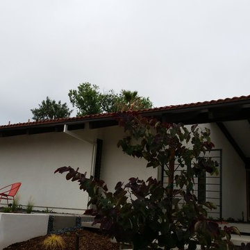 Seamless Box Style Gutters on Tile Roof Home in Santa Ana