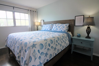 Home design - contemporary home design idea in Tampa