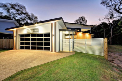 Photo of a modern exterior in Sunshine Coast.