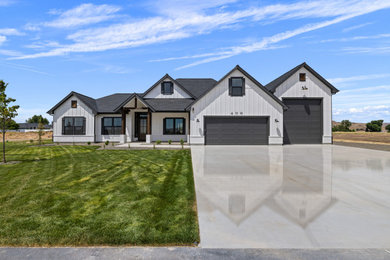 Example of an exterior home design in Boise