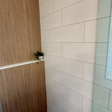 New Windsor Bath Remodel-Wynnbrooke Cabinets/MSI Quartz