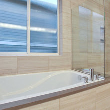 Tub/shower layout