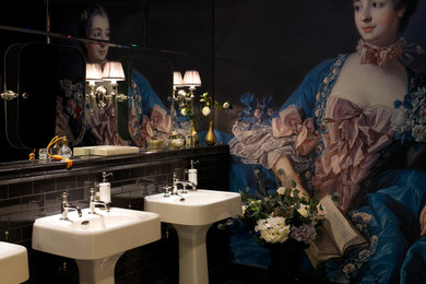 Inspiration for a contemporary bathroom.