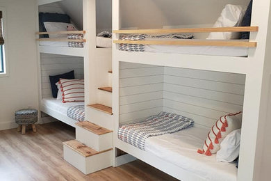 Example of a minimalist kids' room design in Grand Rapids