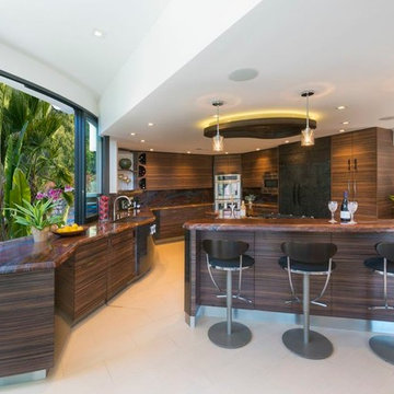 SOLEDAD MOUNTAIN - Kitchen with Fish Tank