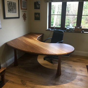 Desks & Tables