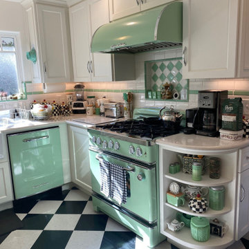 Retro Kitchen - San Mateo
