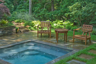 Design ideas for a traditional landscaping in New York.