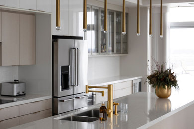 Inspiration for a modern kitchen remodel in Toronto