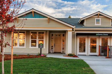 Inspiration for a large timeless home design remodel in Sacramento