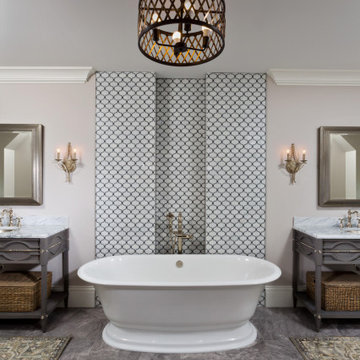 On The Backstretch - Master Bathroom Suite