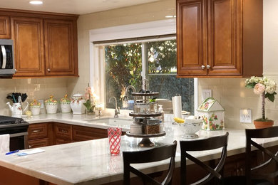 Elegant kitchen photo in Los Angeles