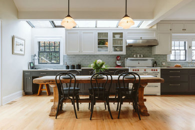 Elegant kitchen photo in Portland