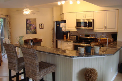 Elegant kitchen photo in Tampa