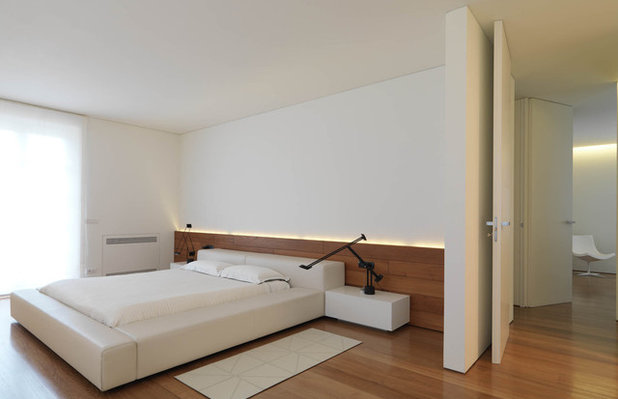 Modern Bedroom by Victor Vasilev Architect