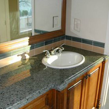 Bathrooms/Laundry