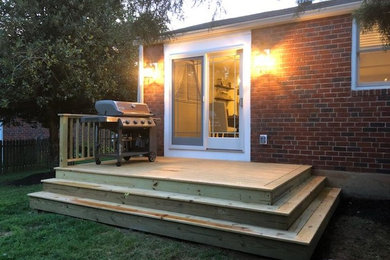 Inspiration for a timeless deck remodel in Philadelphia