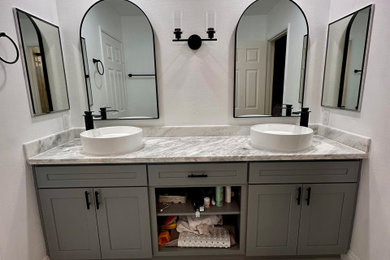 Bathroom - modern bathroom idea in Orange County