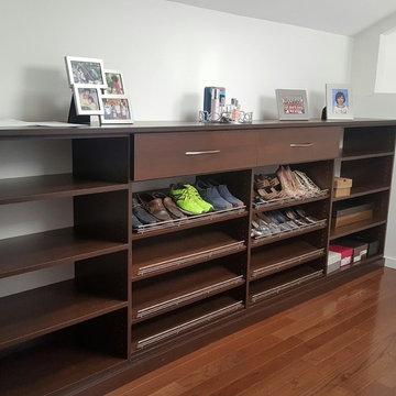 MARLBORO/ TRUFFLE FINISH DRESSING ROOM