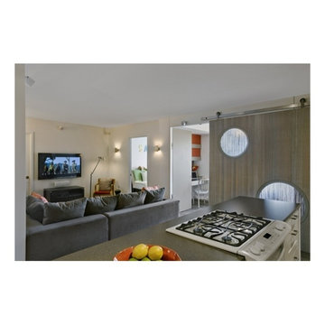 9th St. extended family apartment