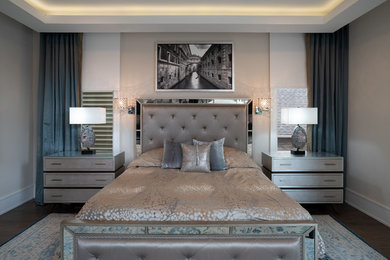 Bedroom - modern bedroom idea in Chicago