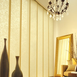 Hunter Douglas Skyline&reg; - Vertical Blinds