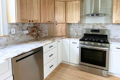 Minimalist kitchen photo in Chicago