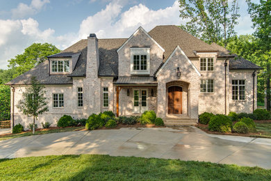 Example of a mountain style exterior home design in Nashville