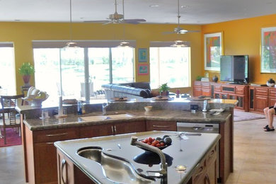 Example of a trendy kitchen design in Los Angeles