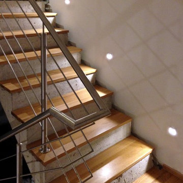 Betontreppe mit Eichenholzstufen