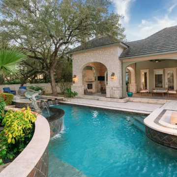 Large Courtyard Luxury Pool and Spa