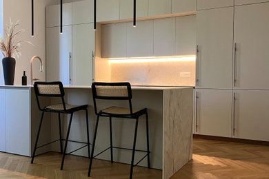 Esempio di una cucina design