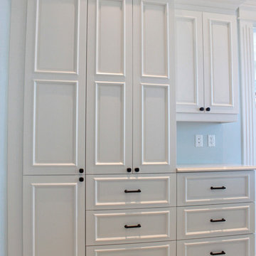 Traditional laquered kitchen