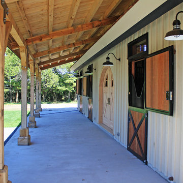 IL Horse Barn