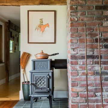 1670 Antique Colonial Renovation