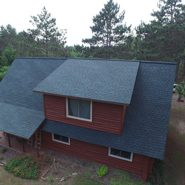 GAF Timberline HD Shingles, "Hunter Green" on "Red" Log House