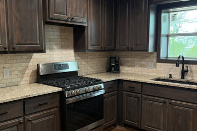 Kitchen - rustic kitchen idea in Dallas