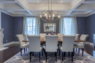 Example of a dining room design in Toronto