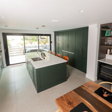 Classic In-Frame Shaker Kitchen & Bar - Islington